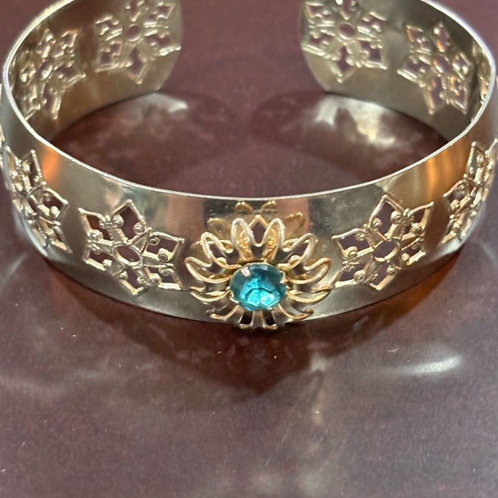 Elegant Silver Cuff Bracelet with Blue Accent
